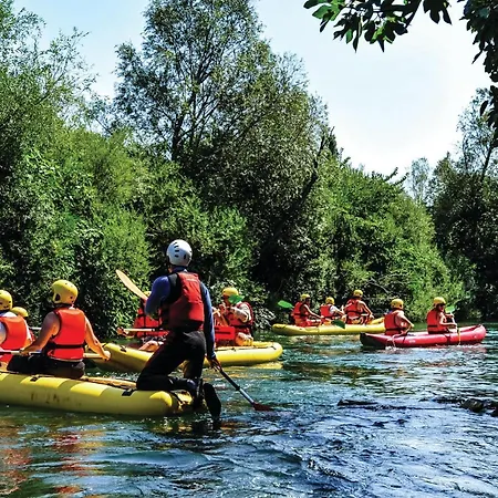 Put Borka V 아파트 오미스